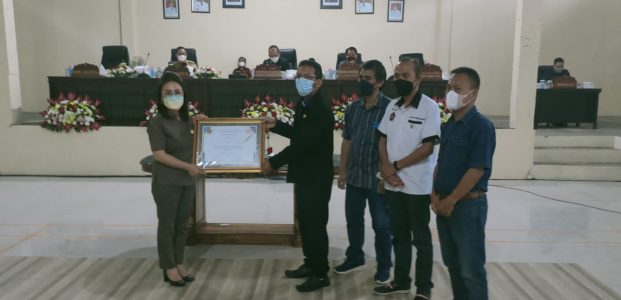 MJLW Didaulat ‘Tokoh Peduli Pers’ Kategori Politisi di Sulut MJLW Didaulat ‘Tokoh Peduli Pers’ Kategori Politisi di Sulut