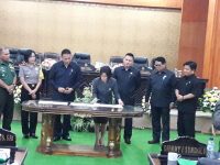 Wenur Pimpin Rapat Paripurna Rekomendasi LKPJ Wali Kota Tomohon TA 2017