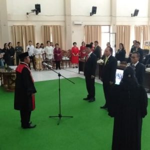 Pengucapan Sumpah/Janji Pimpinan DPRD Tomohon Periode 2019-2024