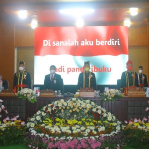 Rapat Paripurna Dalam Rangka Hari Jadi Kota Tomohon ke 18 Tahun 2021 yang dilaksanakan di Ruang Sidang Kantor DPRD Tomohon.